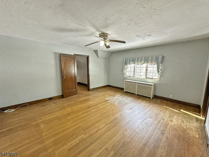 112 Oxford Pl Property Photo 6