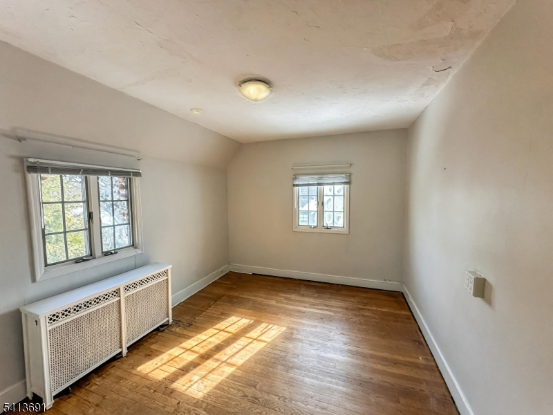 112 Oxford Pl Property Photo 7