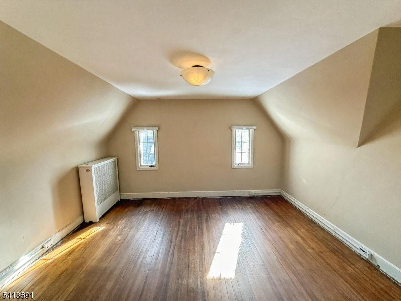 112 Oxford Pl Property Photo 11