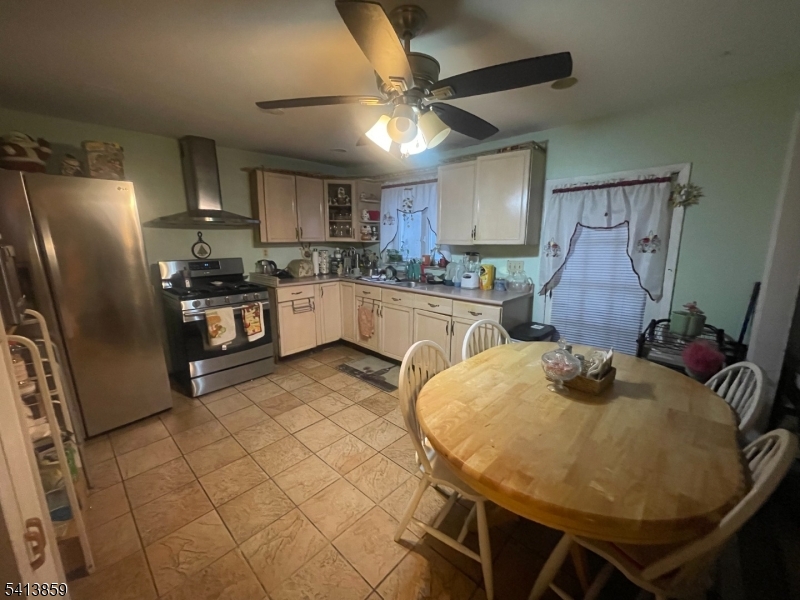 25 Ward St Property Photo 4