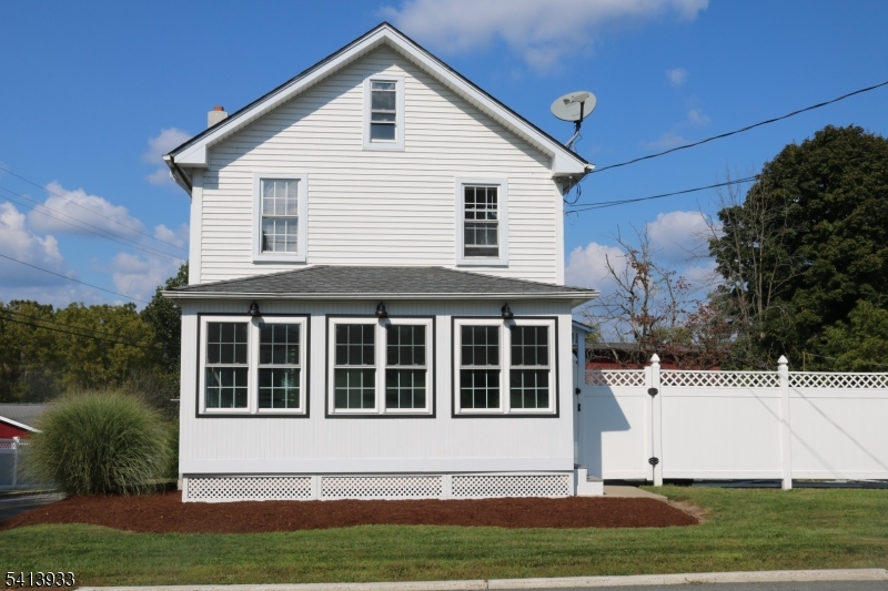 242 Us Highway 46 Property Photo 2