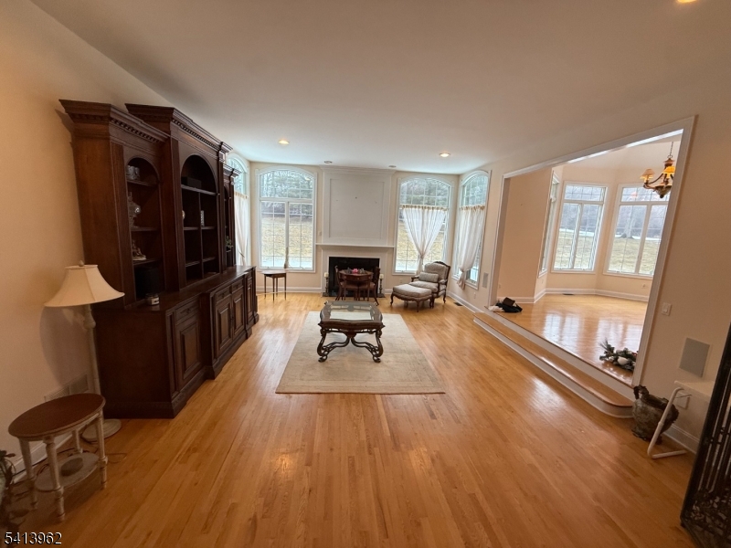 6 Trout Brook Ct Property Photo 4