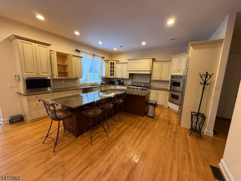 6 Trout Brook Ct Property Photo 6