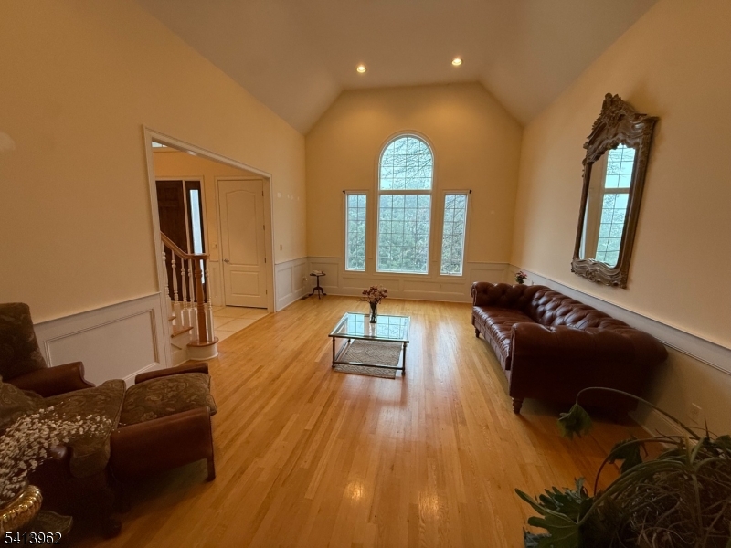 6 Trout Brook Ct Property Photo 9