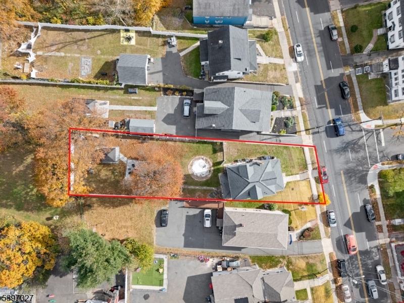 1371 Clinton Ave Property Photo 3