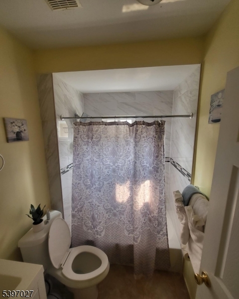 1371 Clinton Ave Property Photo 16