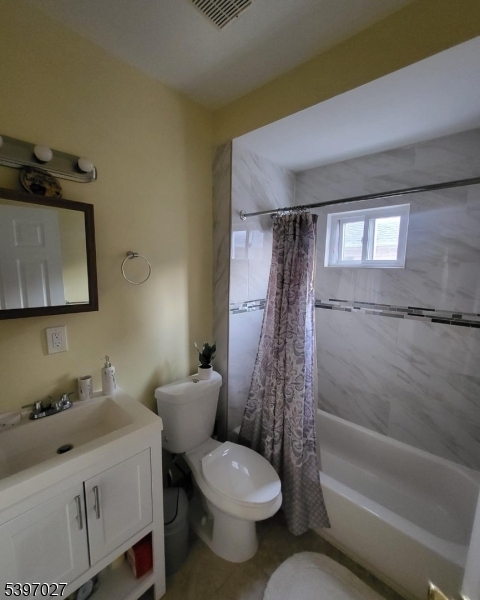 1371 Clinton Ave Property Photo 18