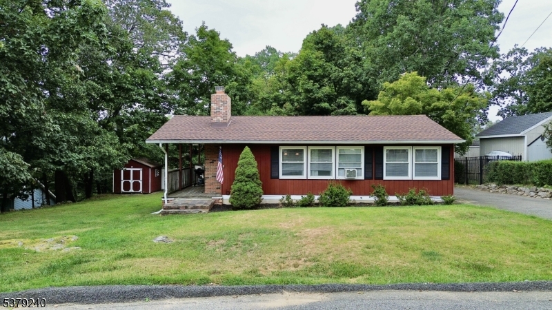 221 S Maryland Ave Property Photo 1