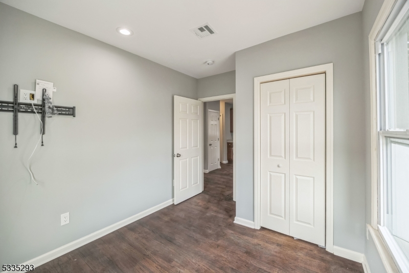541 Union Ave Property Photo 14