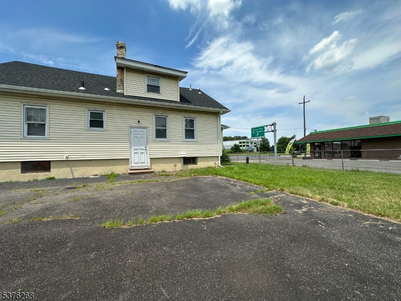 588 Us Highway 46 Property Photo 4