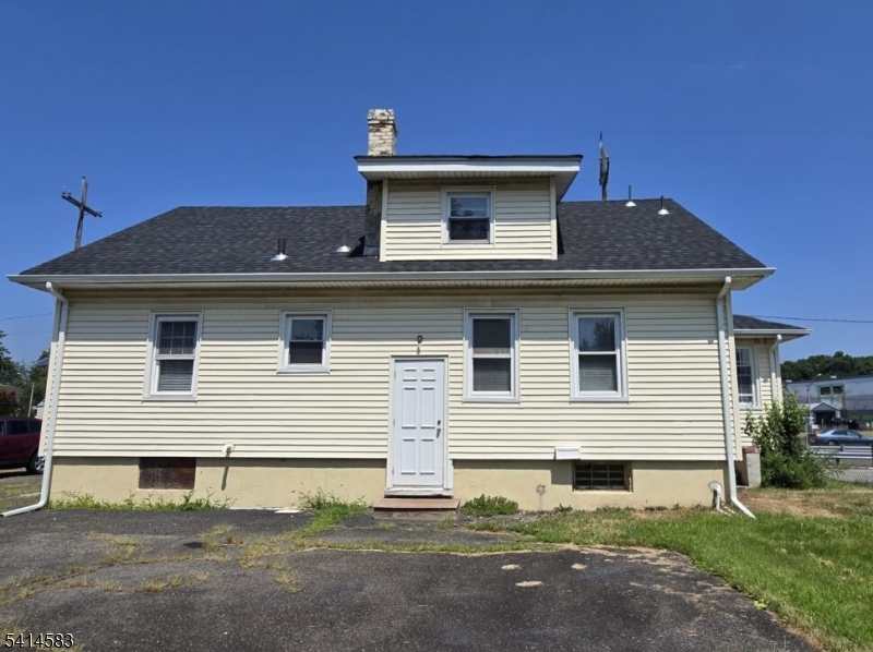588 Us Highway 46 Property Photo 22