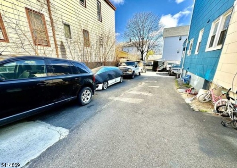 Hammond Ave Property Photo 2