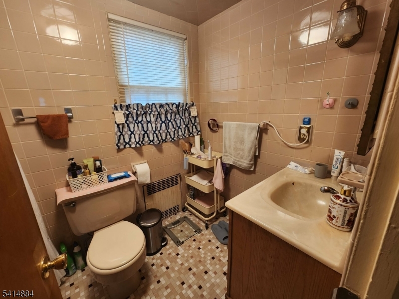 5 Bellevue Ave Property Photo 18