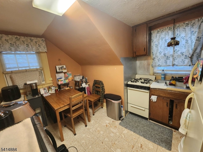 5 Bellevue Ave Property Photo 24