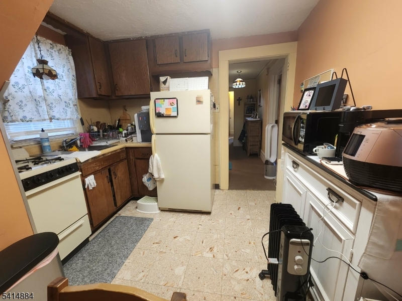 5 Bellevue Ave Property Photo 25
