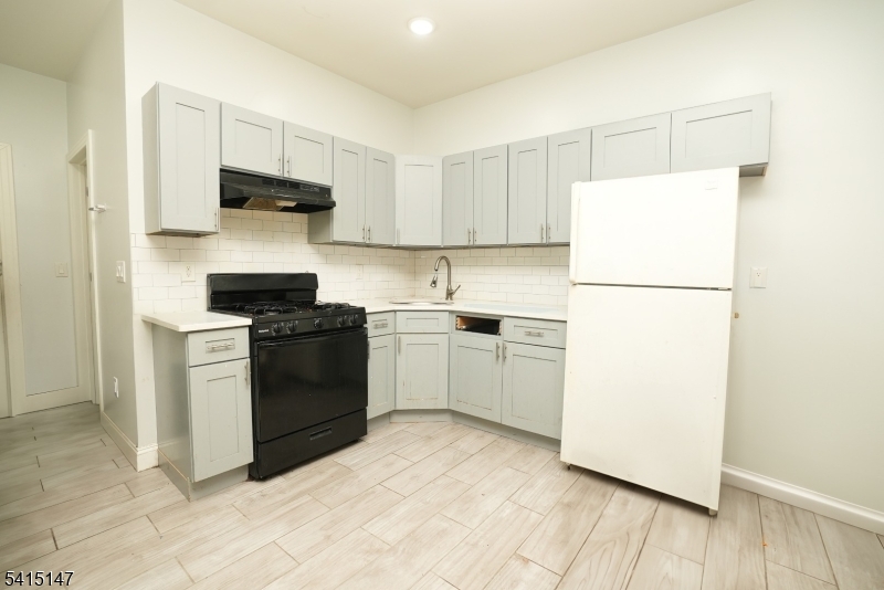 14 Hazel Pl Property Photo 3