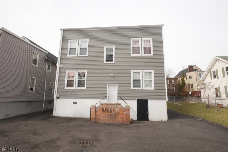 14 Hazel Pl Property Photo 9