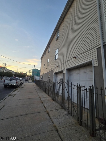 240 Sherman Ave Property Photo 28