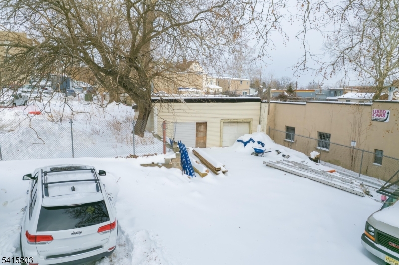 Washington Ave Property Photo 4