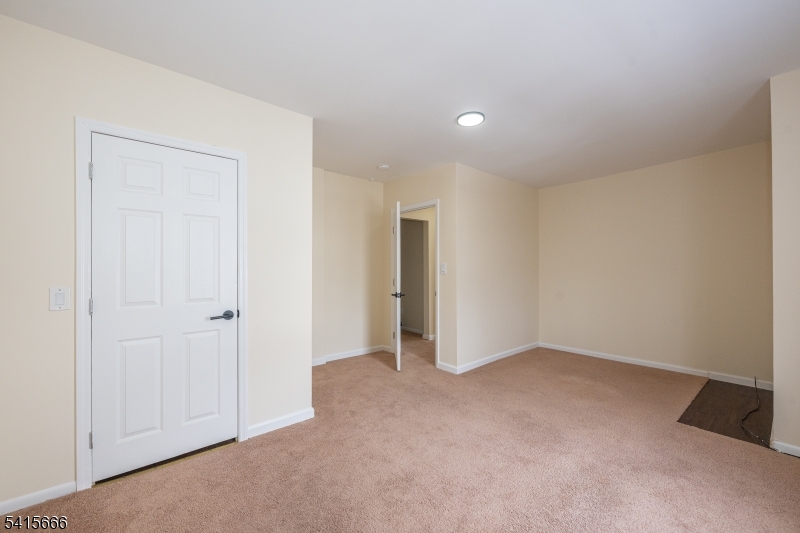 71 Washington St Property Photo 10