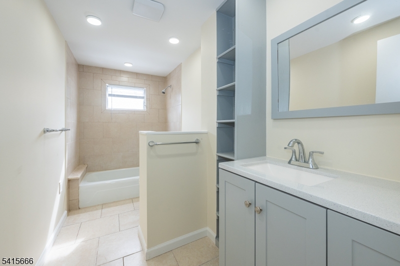 71 Washington St Property Photo 12