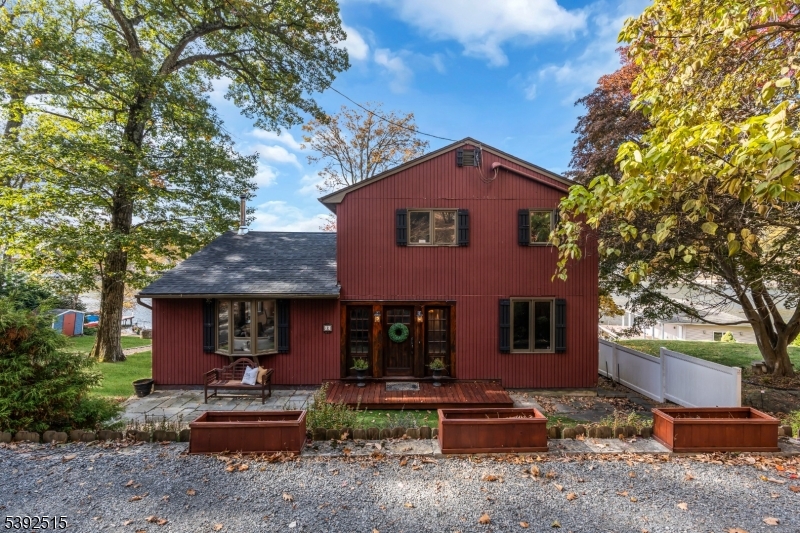 2 Oneida Ave Property Photo 2