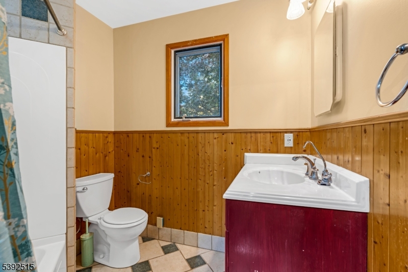 2 Oneida Ave Property Photo 21