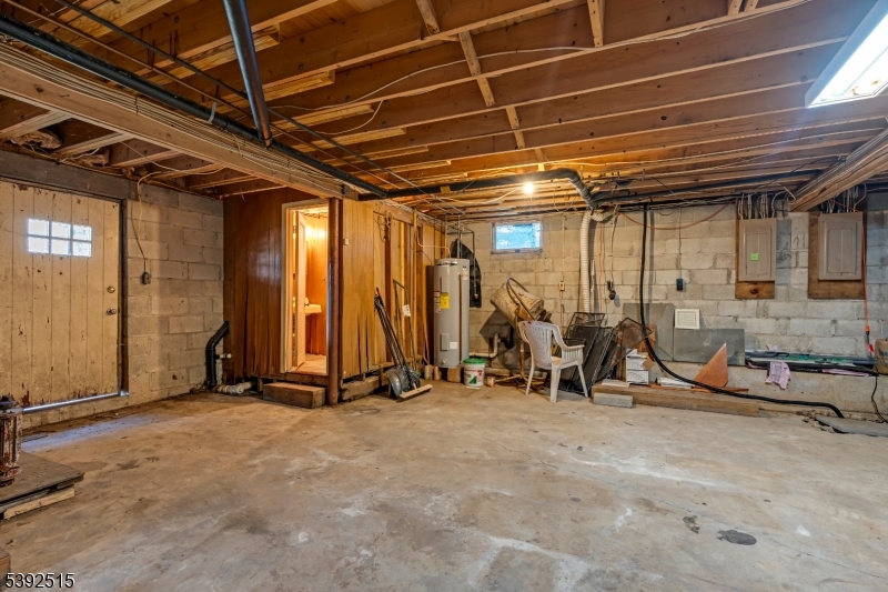 2 Oneida Ave Property Photo 34