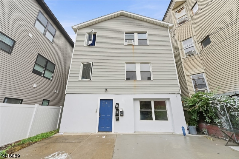 9 Godwin Ave Property Photo 1
