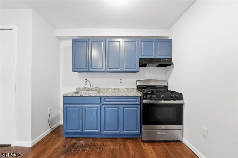 9 Godwin Ave Property Photo 2