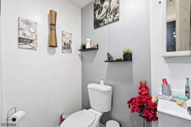 9 Godwin Ave Property Photo 21