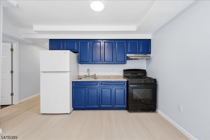 9 Godwin Ave Property Photo 23
