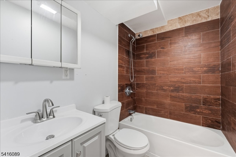 9 Godwin Ave Property Photo 26