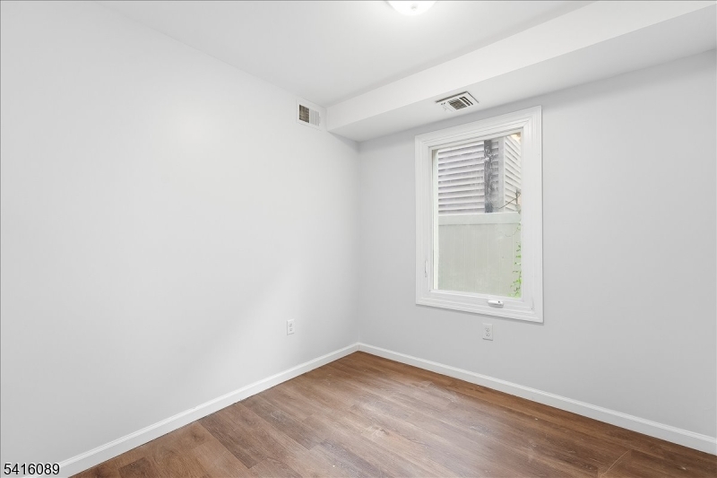 9 Godwin Ave Property Photo 28