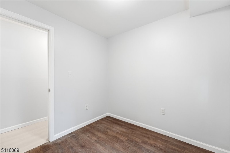 9 Godwin Ave Property Photo 32
