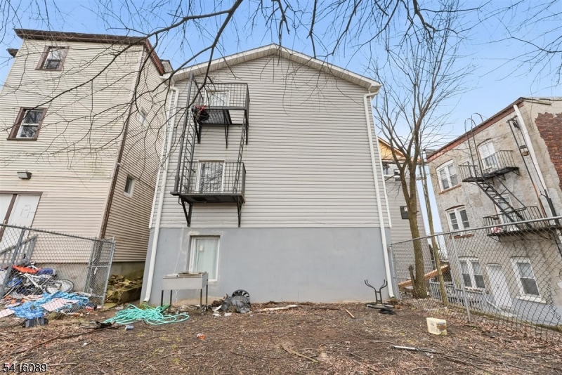9 Godwin Ave Property Photo 37