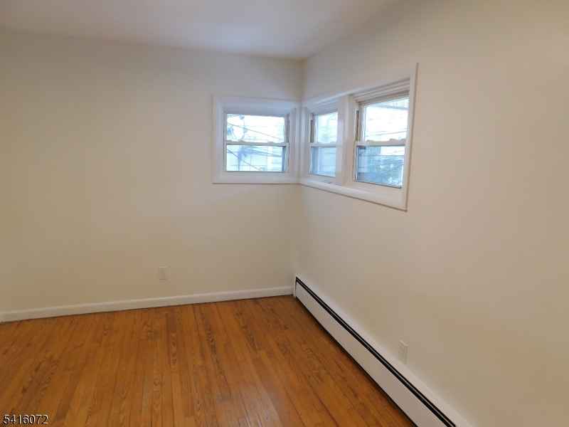 21 W 14th St 2 Property Photo 8