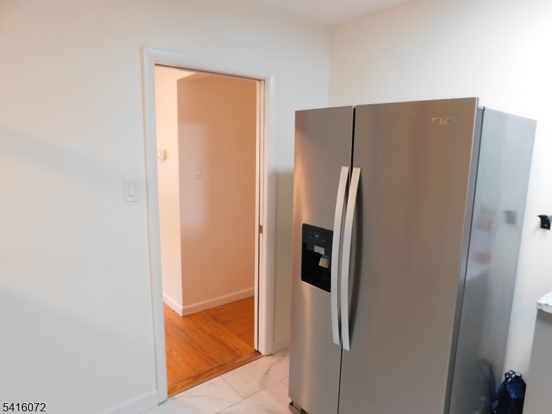 21 W 14th St 2 Property Photo 10