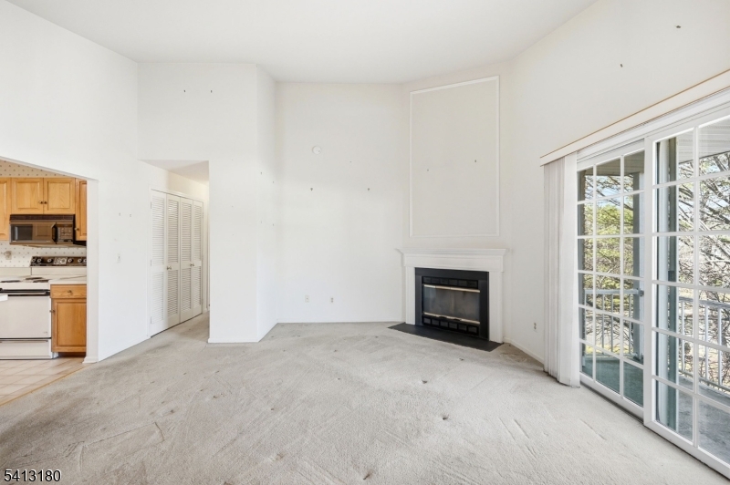 12 Smithfield 12 Property Photo 5