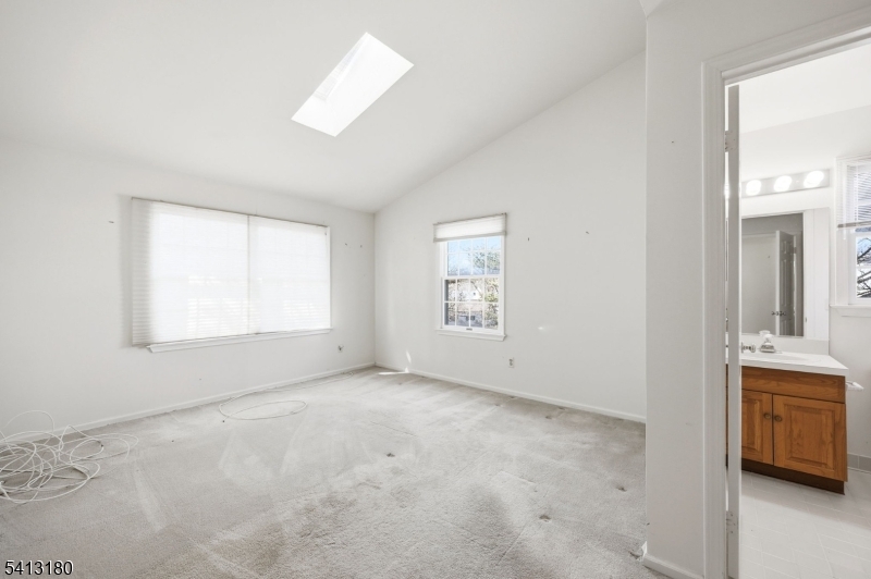 12 Smithfield 12 Property Photo 17