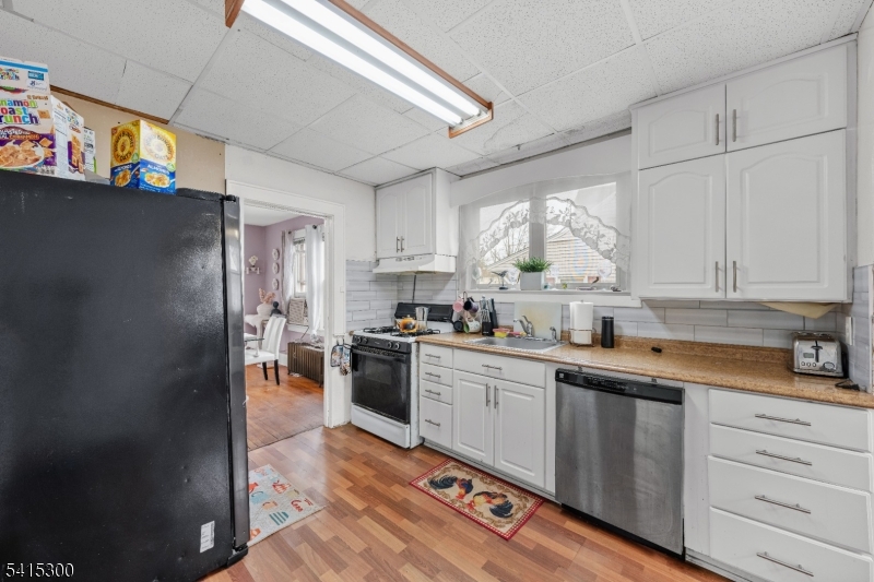 741 Berckman St Property Photo 11