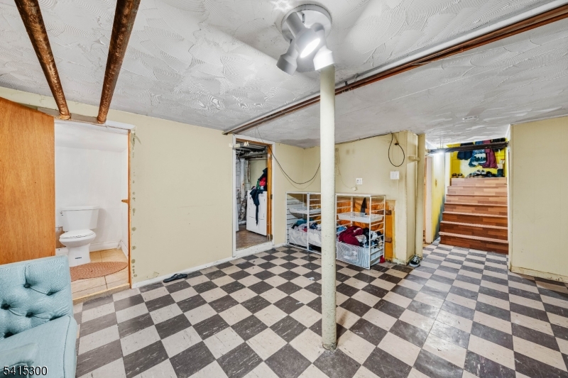 741 Berckman St Property Photo 34