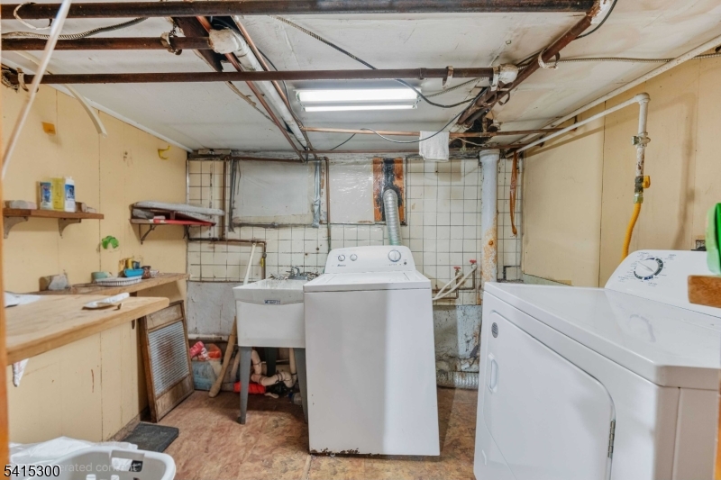 741 Berckman St Property Photo 38