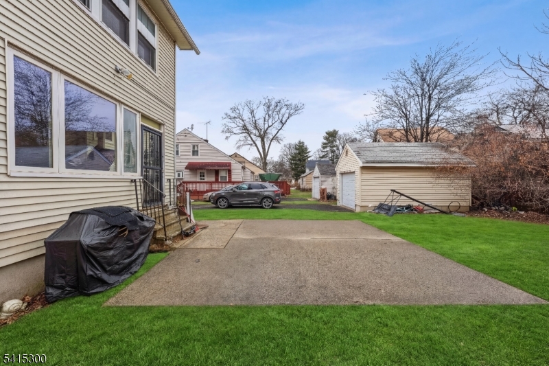 741 Berckman St Property Photo 40