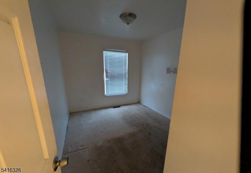 677 S 14th St Property Photo 5