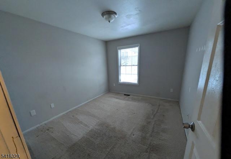 677 S 14th St Property Photo 6