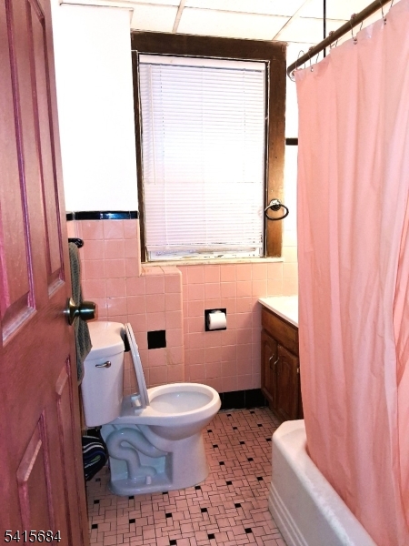 37 Springdale Ave Property Photo 5