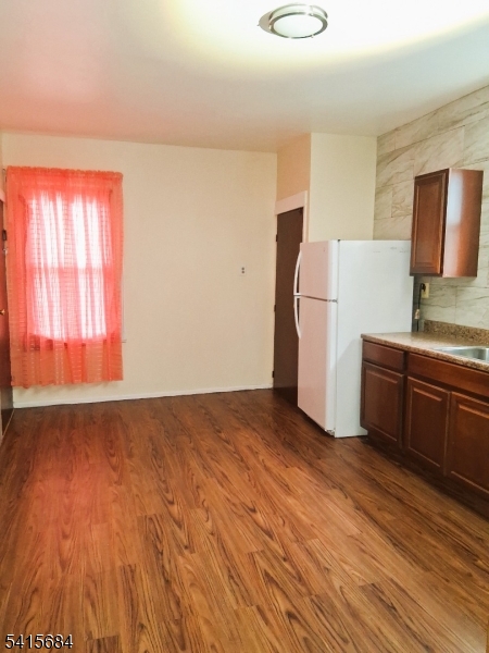 37 Springdale Ave Property Photo 10