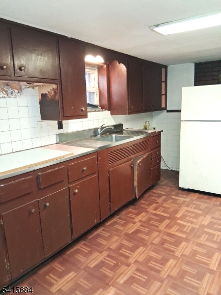 37 Springdale Ave Property Photo 11