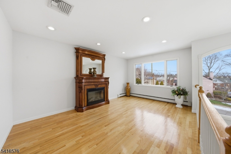 270 Baldwin Ave Property Photo 18